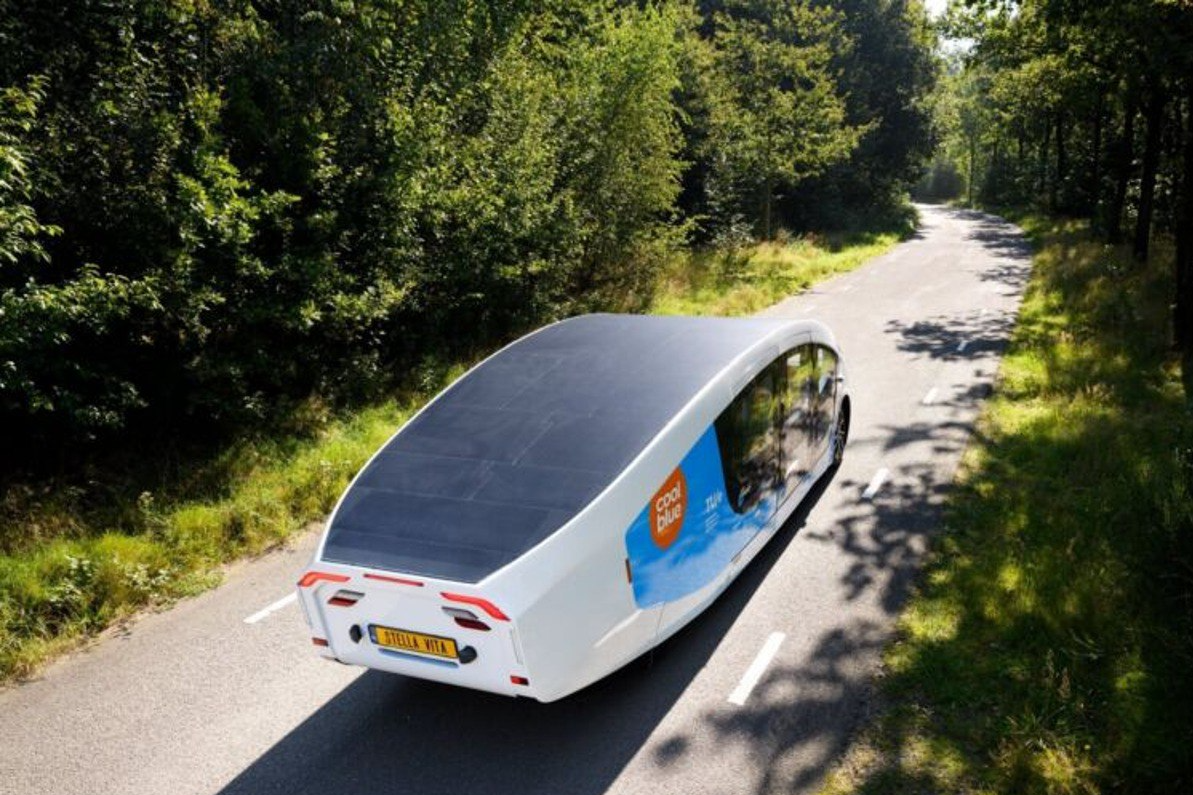 У Голландії студенти побудували будинок на колесах, який працює на сонячній енергії